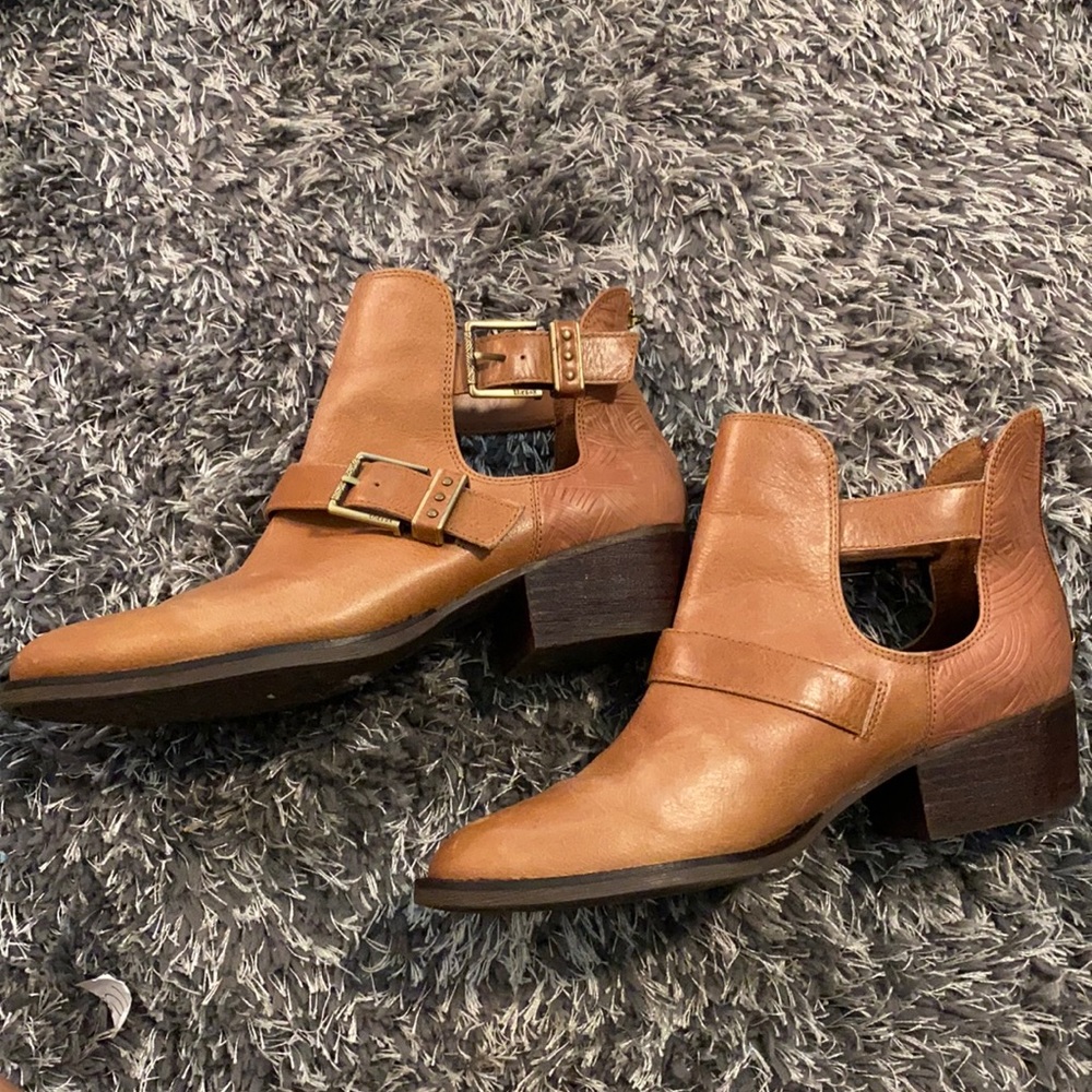 The Sak tan ankle boots buckles